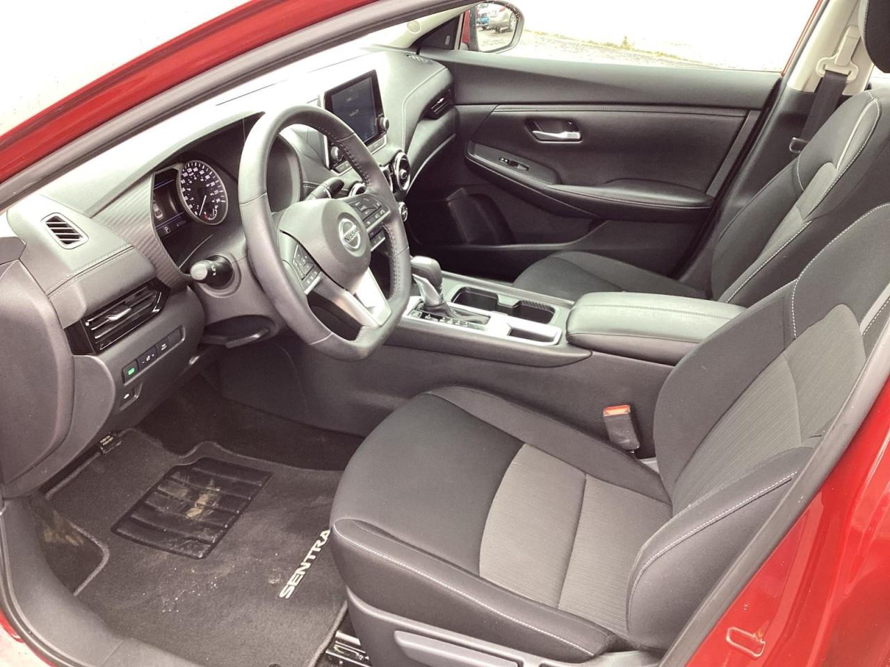 2021 Nissan Sentra SV Photo