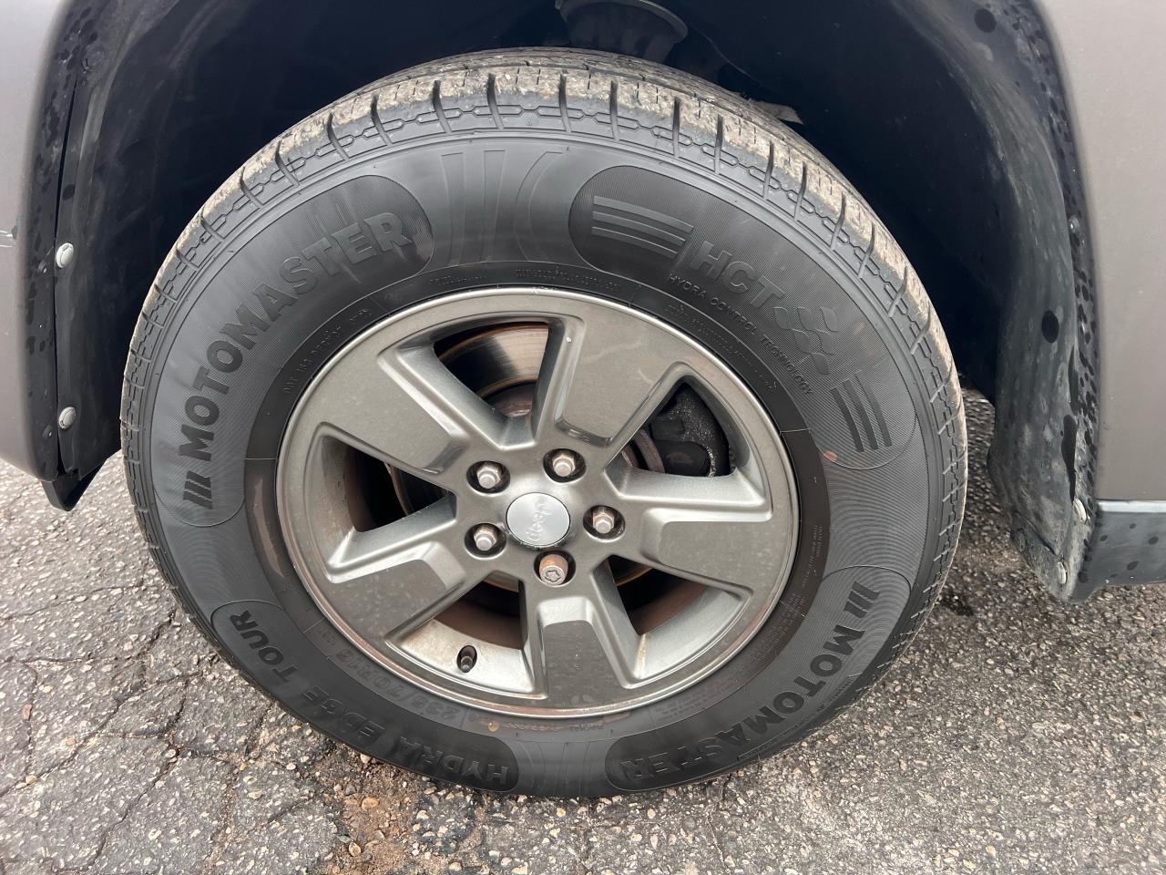 2011 Jeep Liberty Renegade Photo37