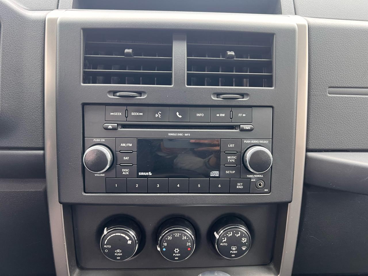 2011 Jeep Liberty Renegade Photo22