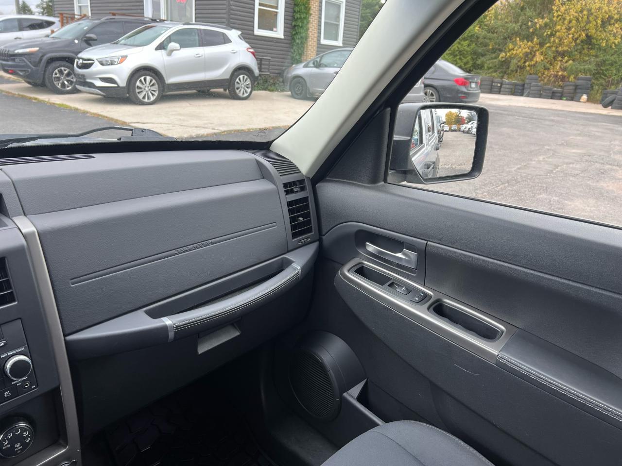 2011 Jeep Liberty Renegade Photo55