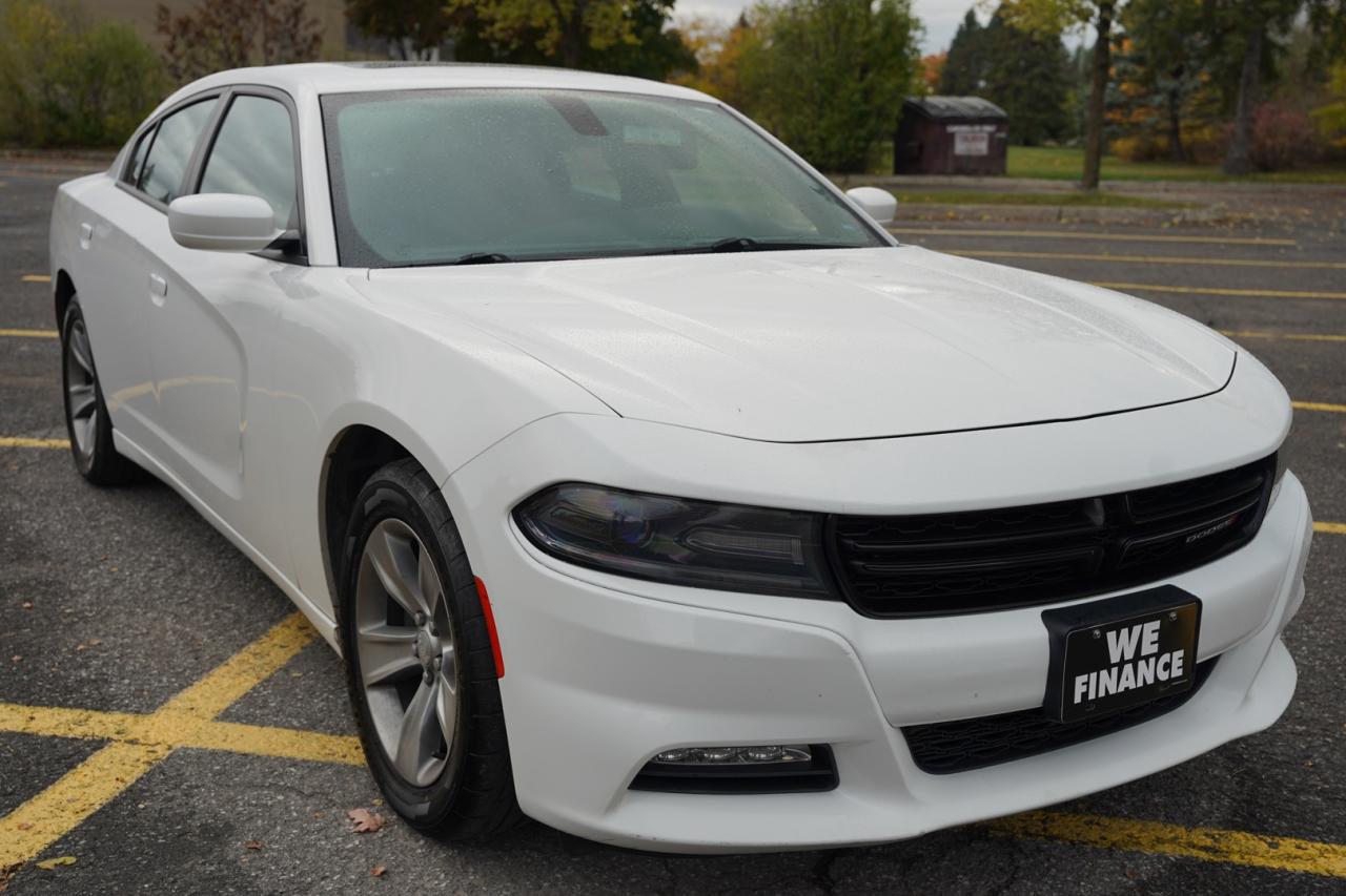 2016 Dodge Charger SXT - Photo #3