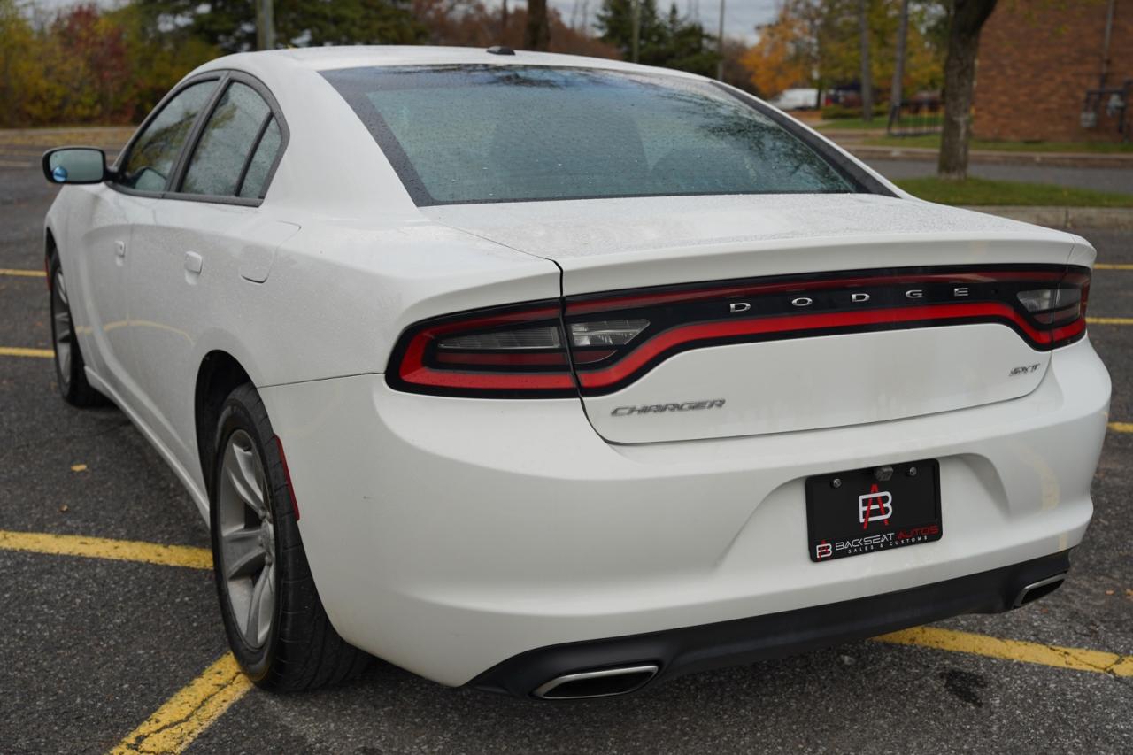 2016 Dodge Charger SXT Photo