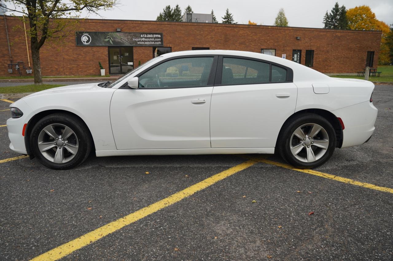 2016 Dodge Charger SXT - Photo #8