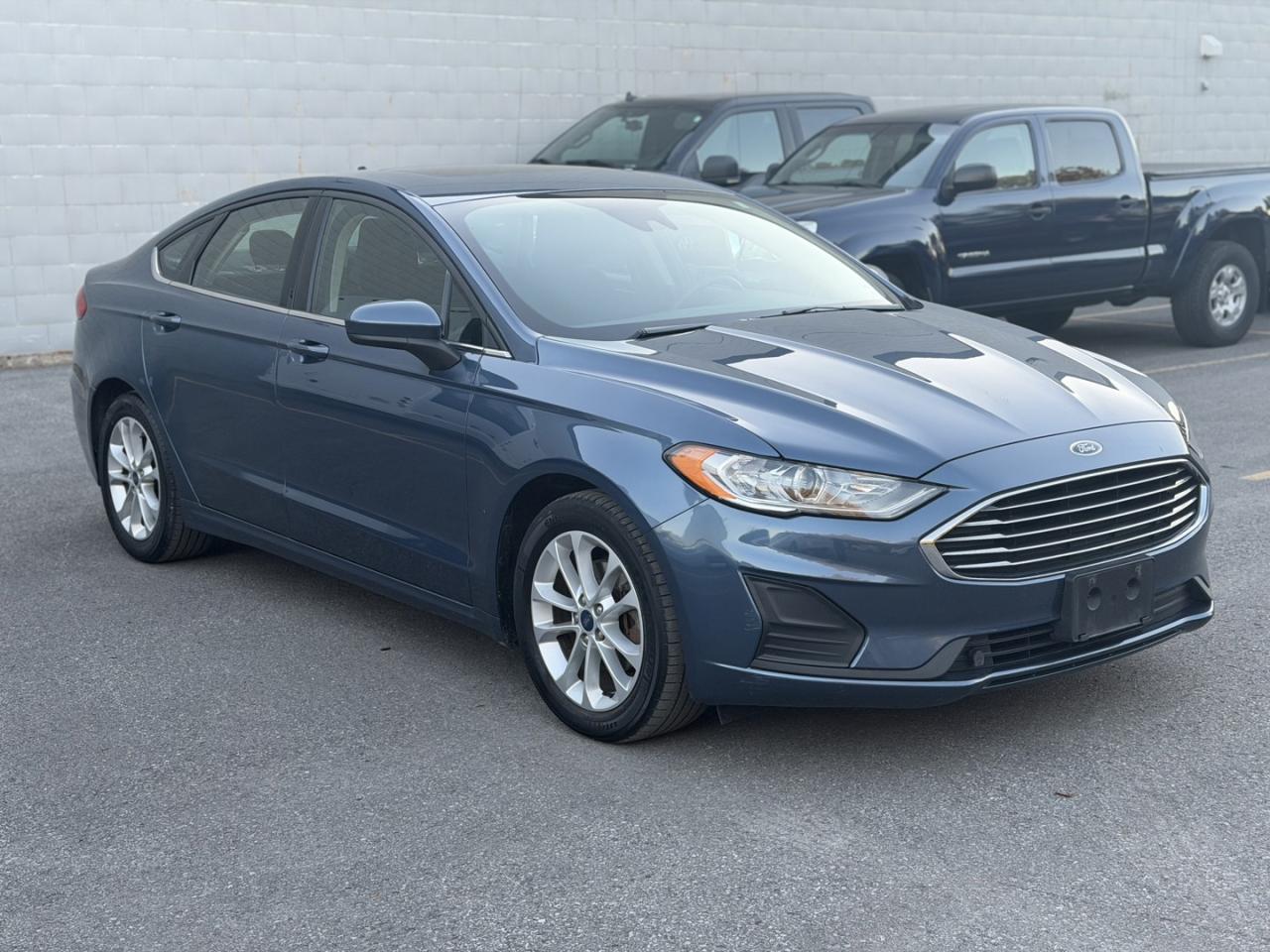2019 Ford Fusion SE Photo2