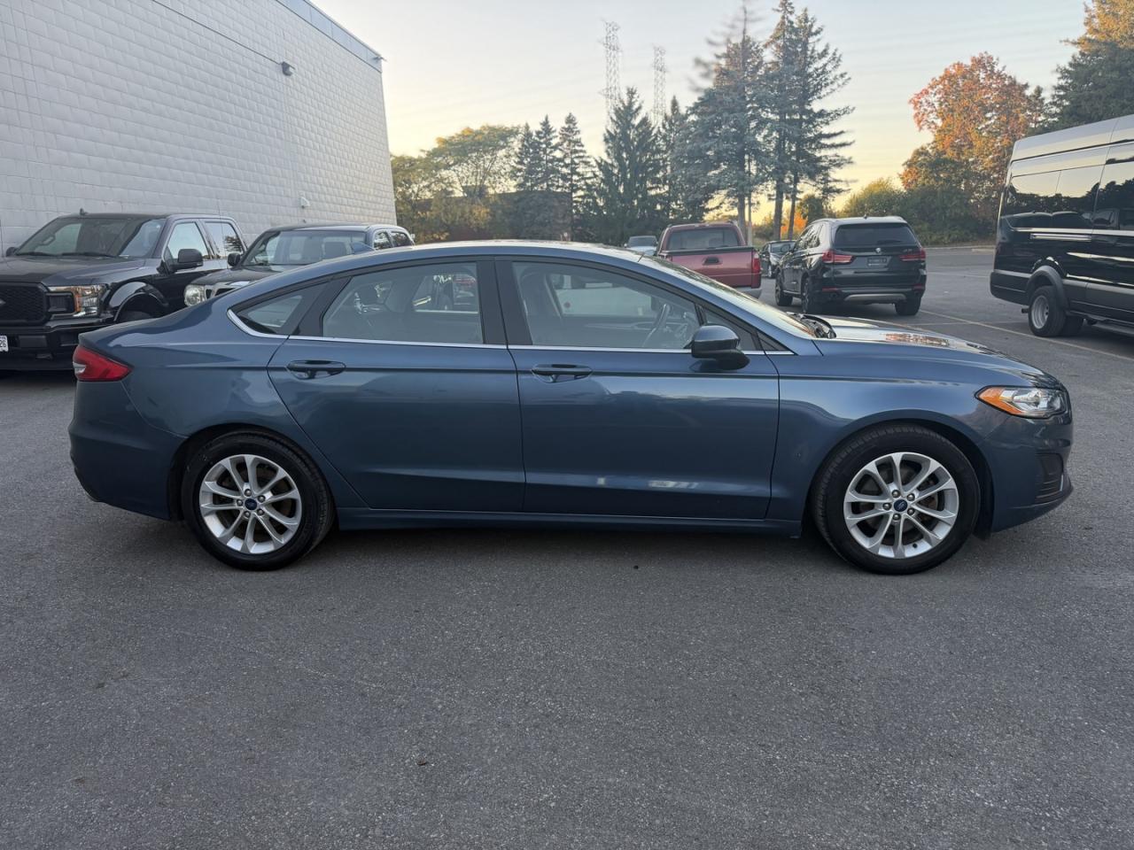 2019 Ford Fusion SE - Photo #4