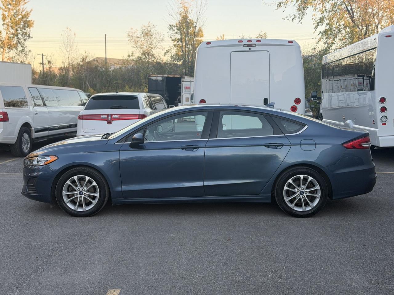 2019 Ford Fusion SE - Photo #8