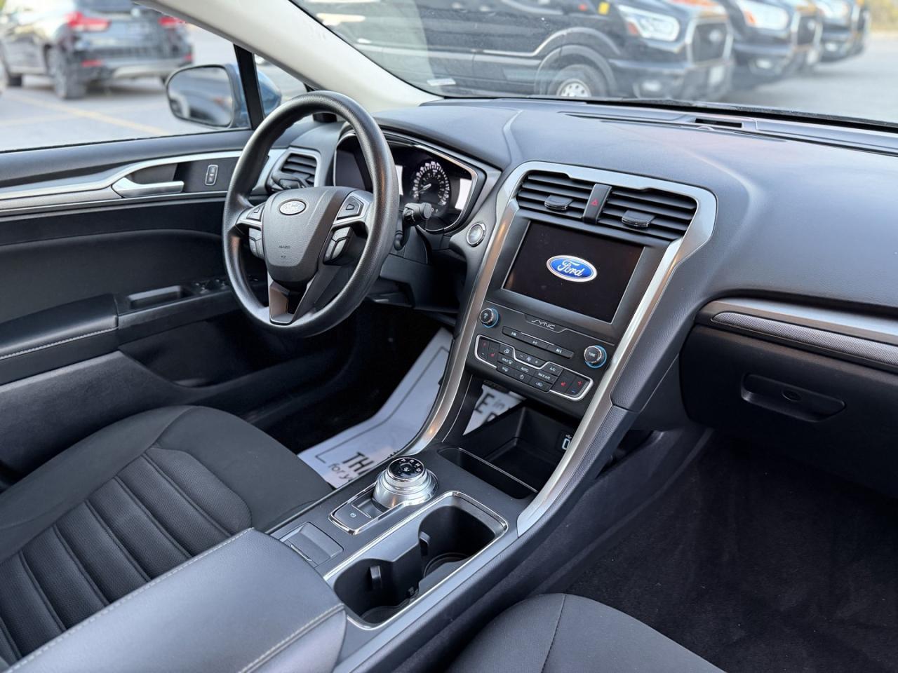 2019 Ford Fusion SE - Photo #14