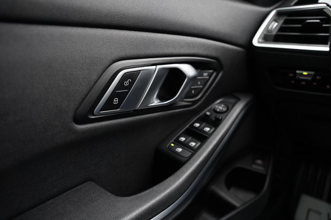2021 BMW 3 Series 330i xDrive - Photo #20