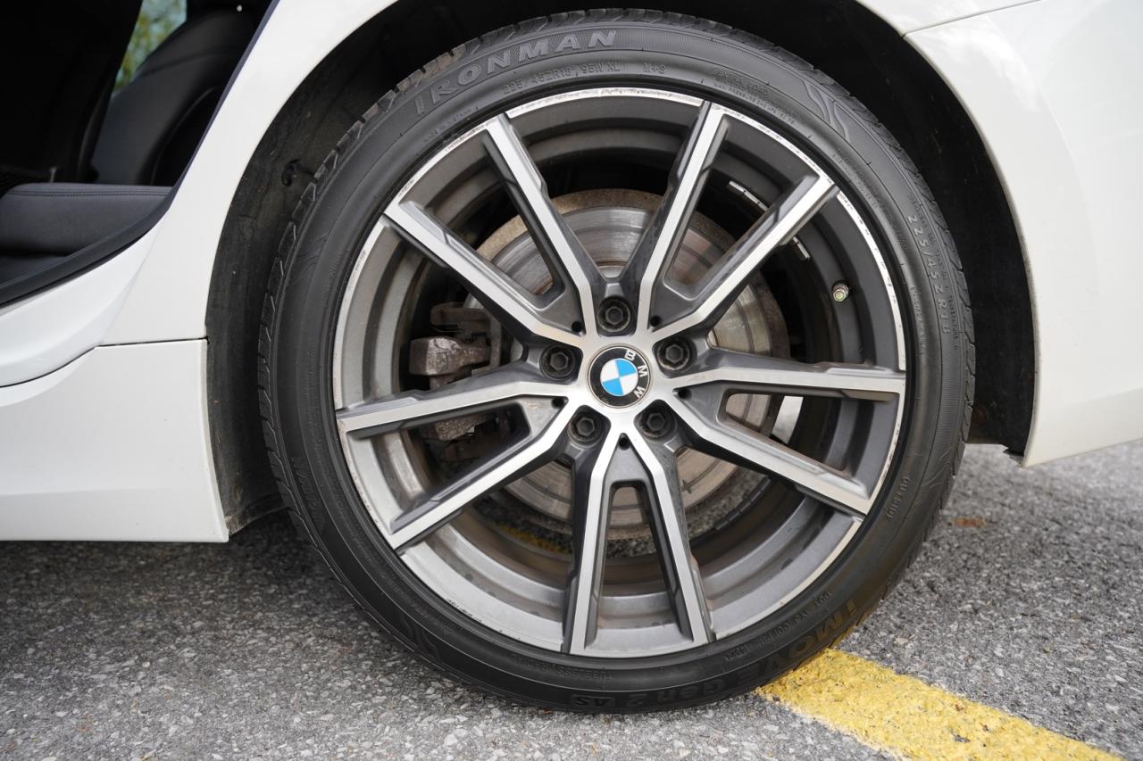 2021 BMW 3 Series 330i xDrive - Photo #9