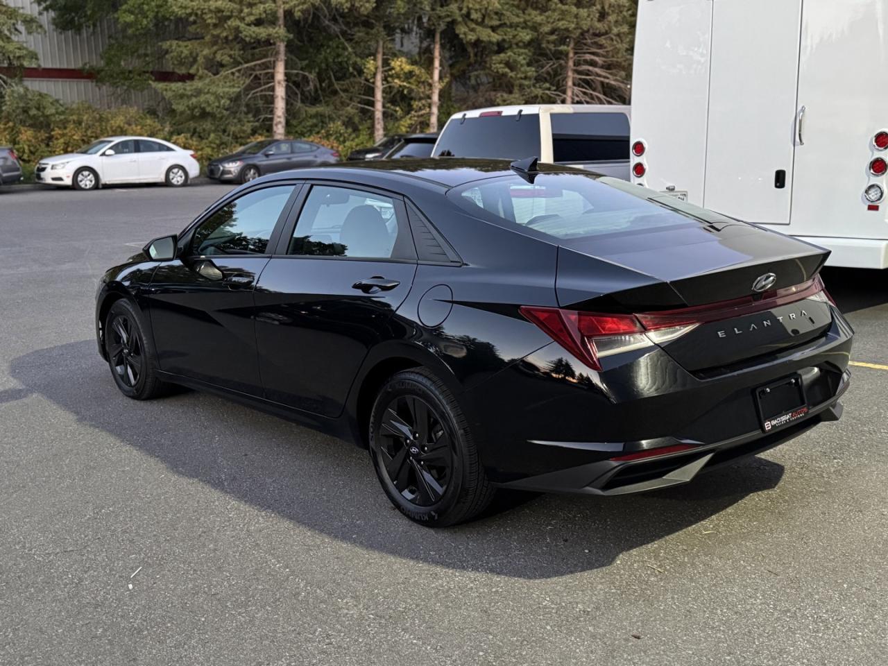 2021 Hyundai Elantra SEL Photo