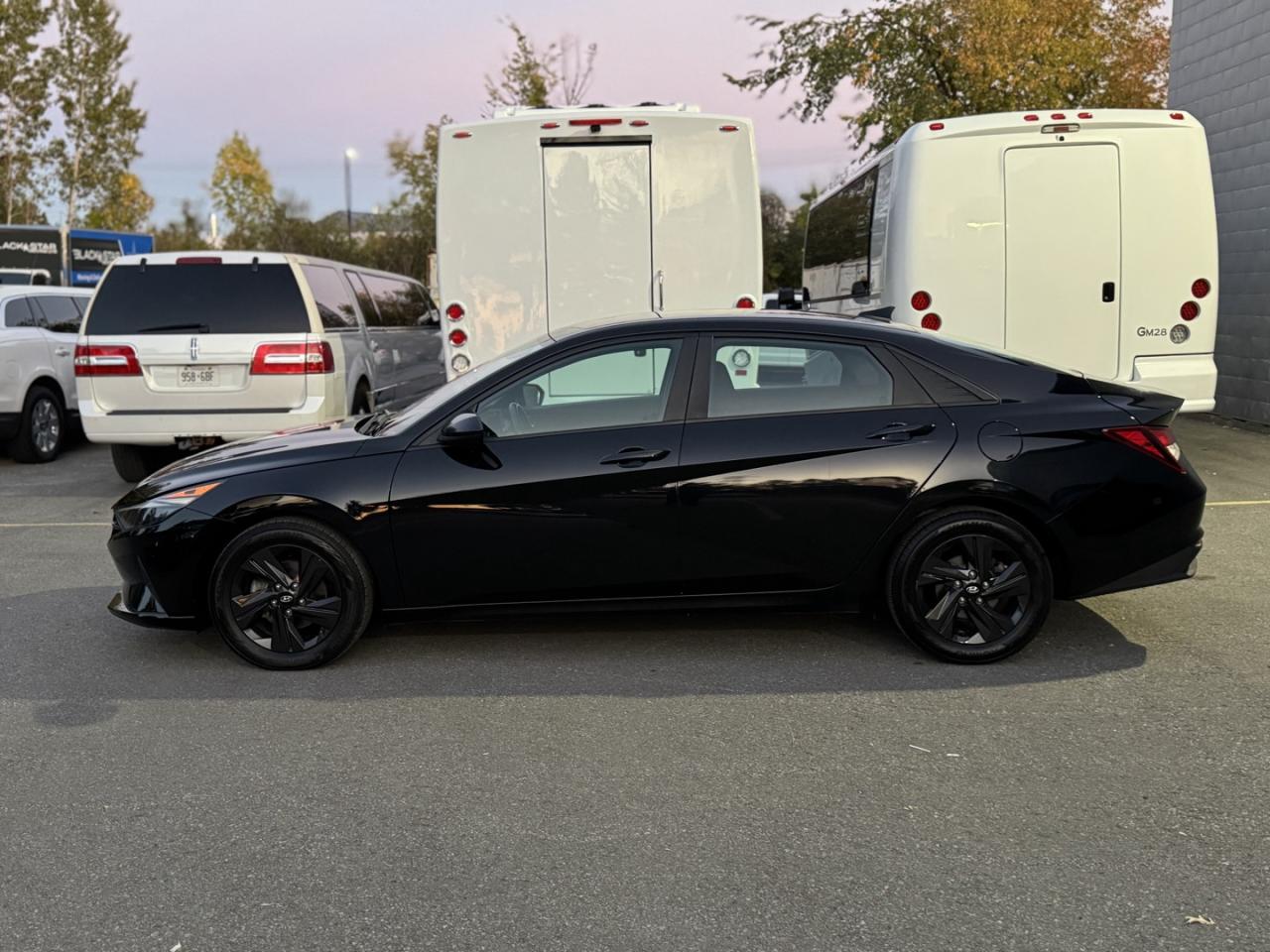 2021 Hyundai Elantra SEL Photo