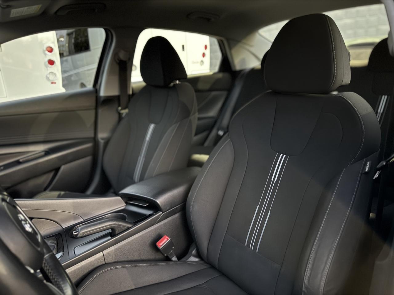 2021 Hyundai Elantra SEL Photo