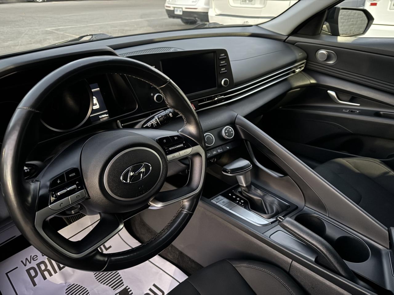 2021 Hyundai Elantra SEL Photo