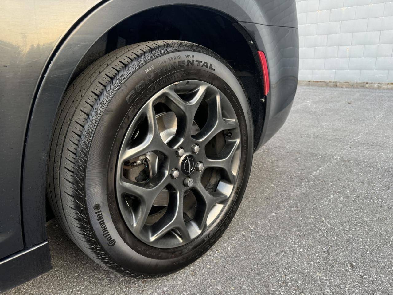 2018 Chrysler 300 S S V6 AWD Photo