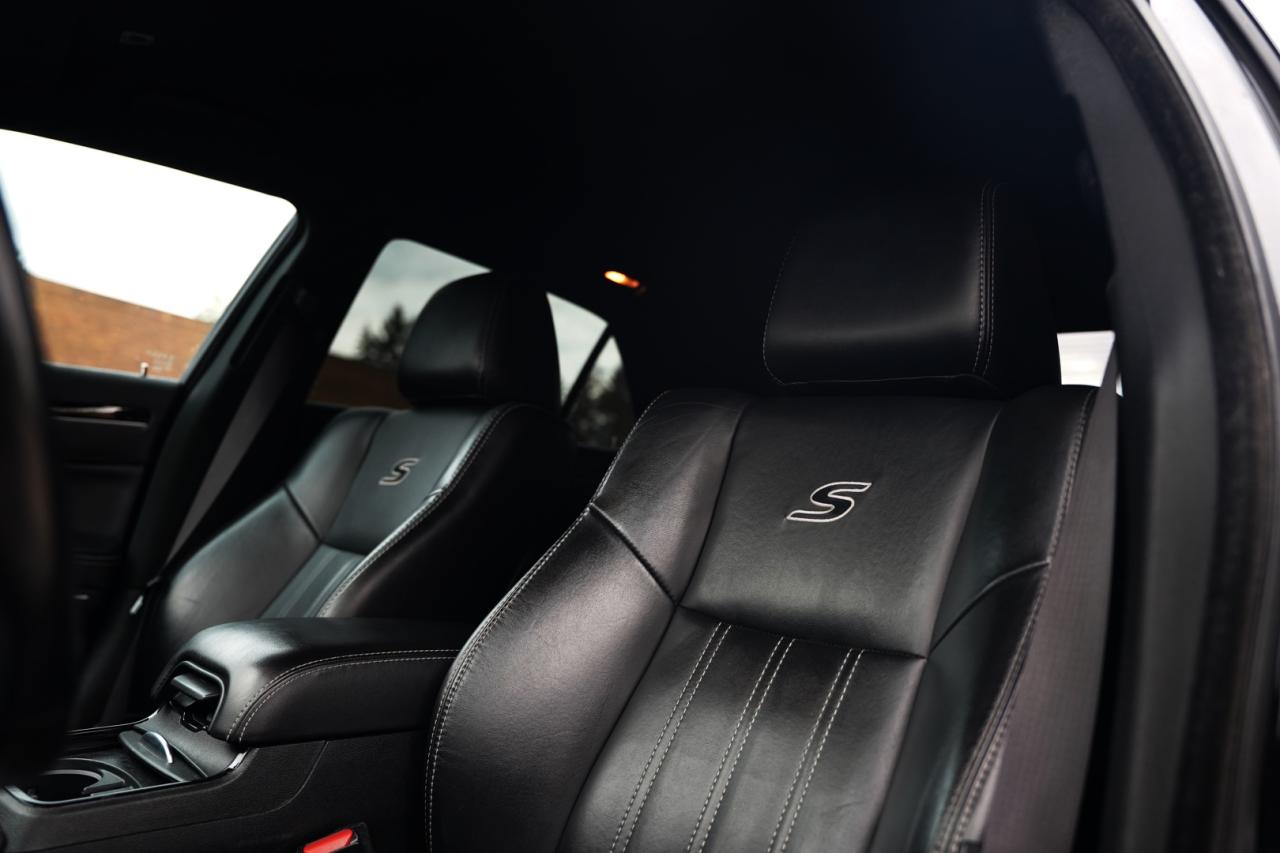 2018 Chrysler 300 S S V6 AWD - Photo #13