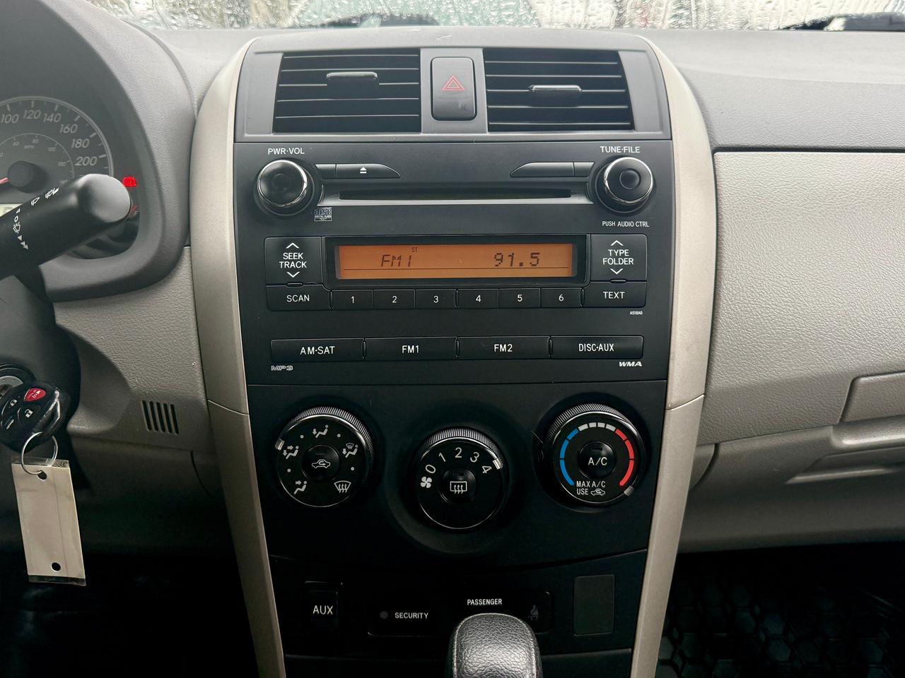 2010 Toyota Corolla  Photo13