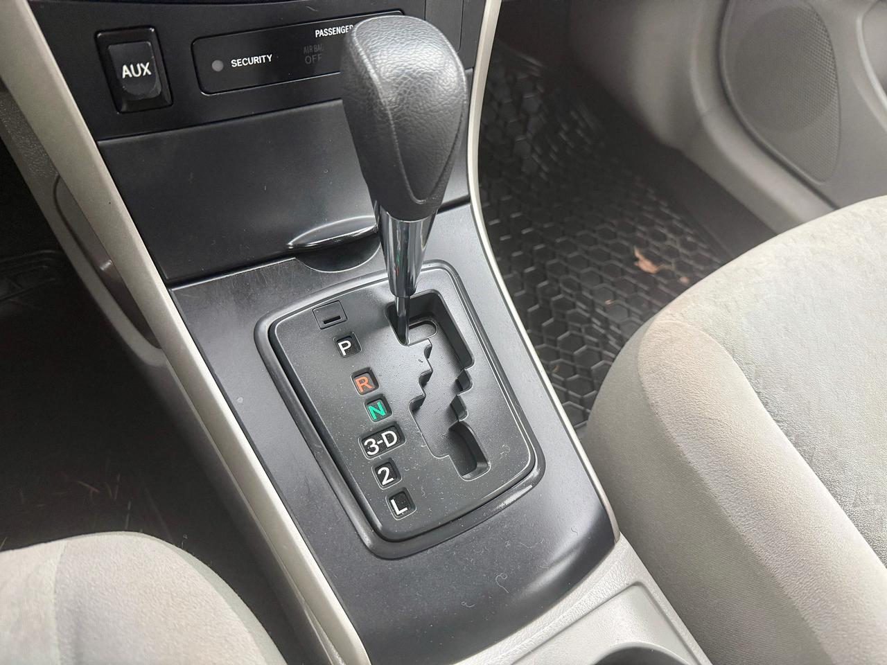 2010 Toyota Corolla  Photo12