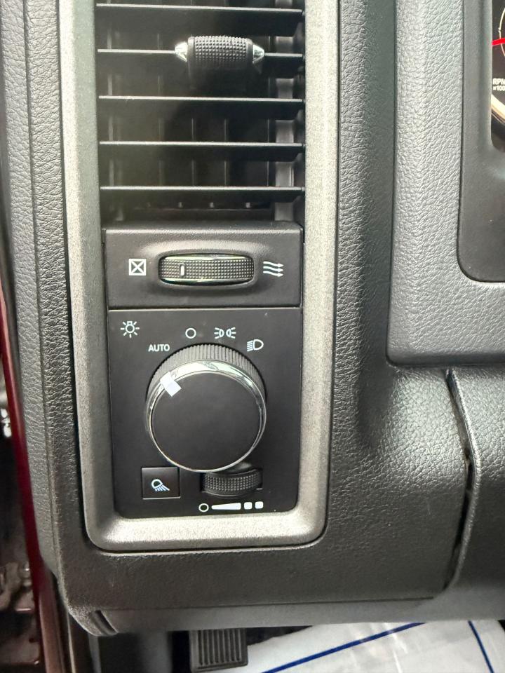 2018 RAM 1500 ST - Photo #9