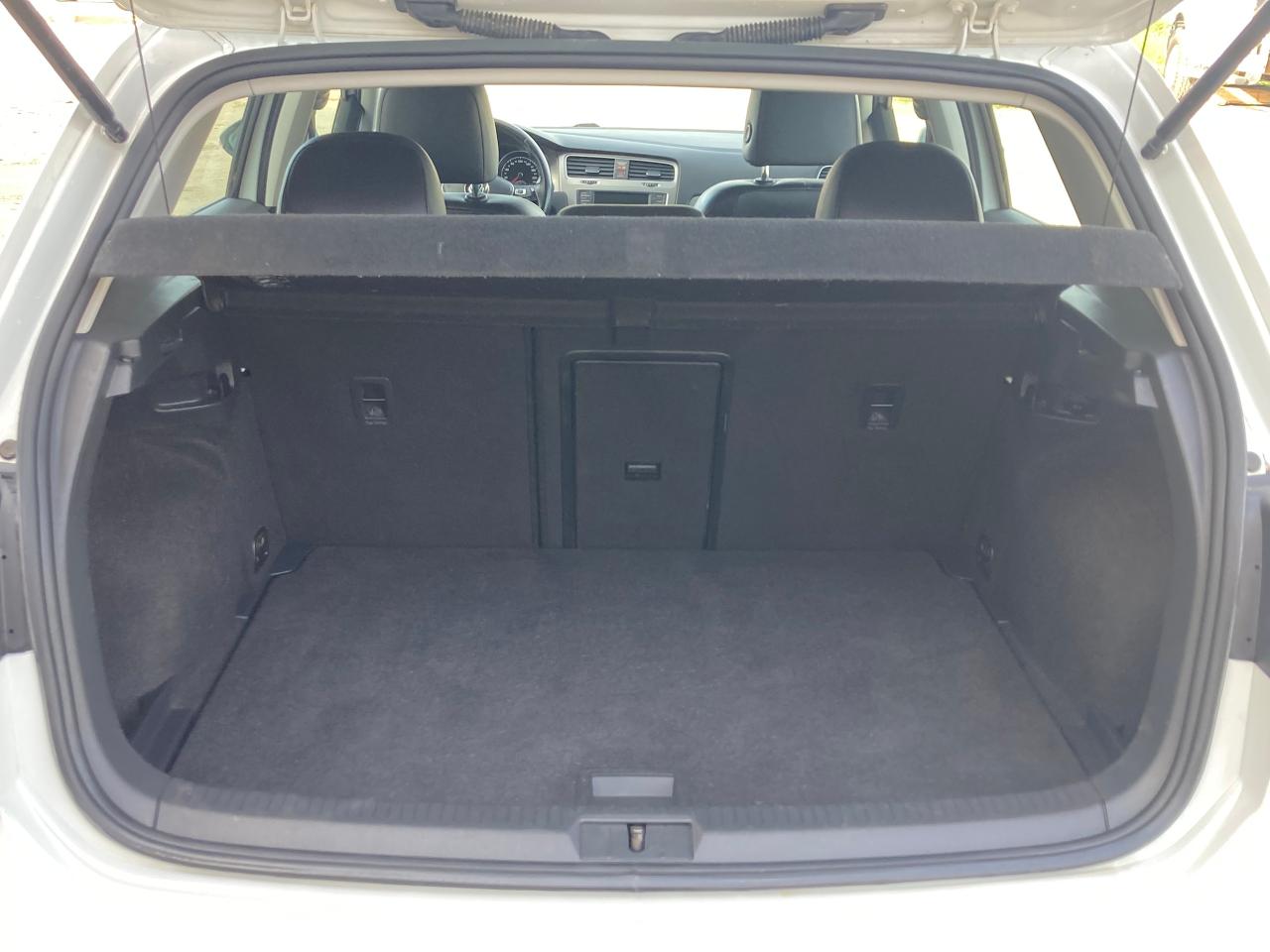 2016 Volkswagen Golf S - Photo #5