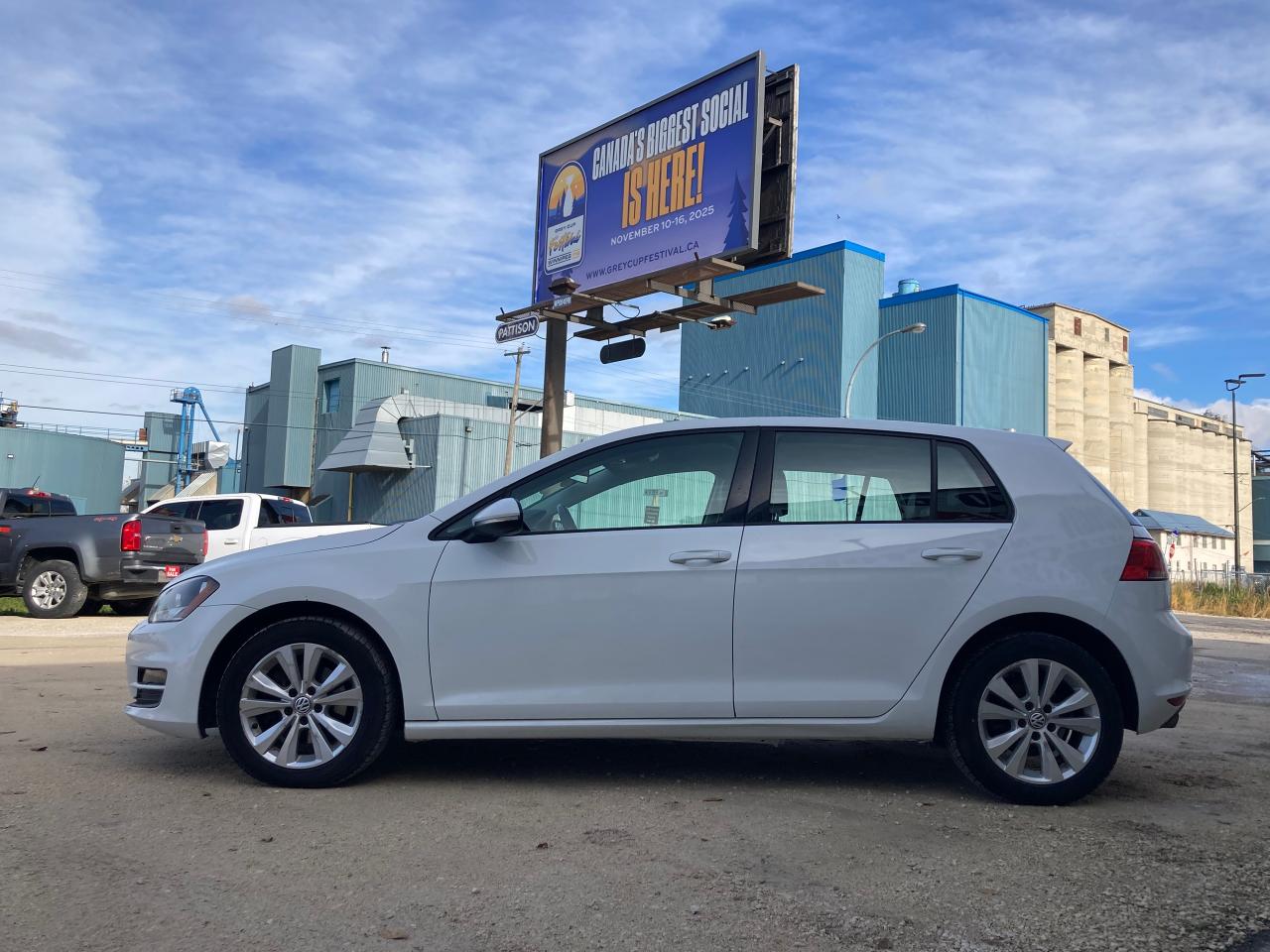 2016 Volkswagen Golf S - Photo #3