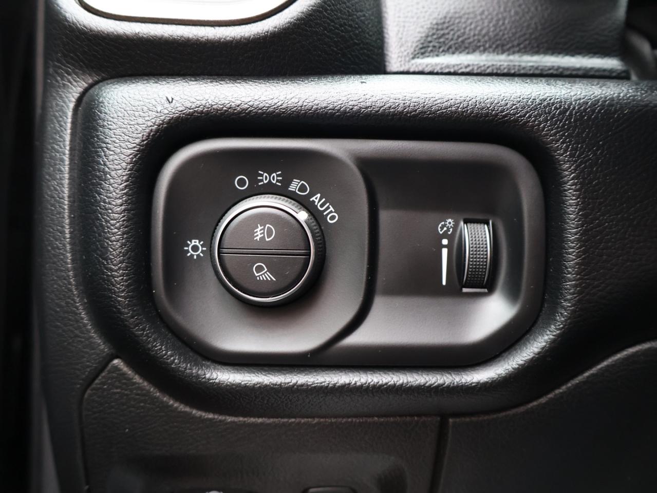 2020 RAM 1500 SPORT HEMI 4WD CERTIFIED *DODGE MAINTAIN* CAMERA NAV BLUETOOTH LEATHER HEATED SEATS SUNROOF CRUISE ALLOYS - Photo #25