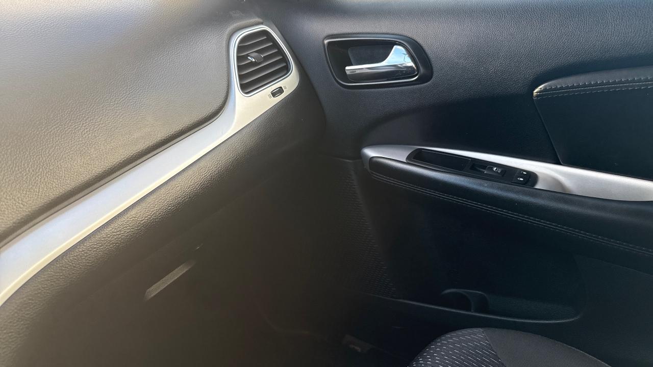 2017 Dodge Journey SXT Photo