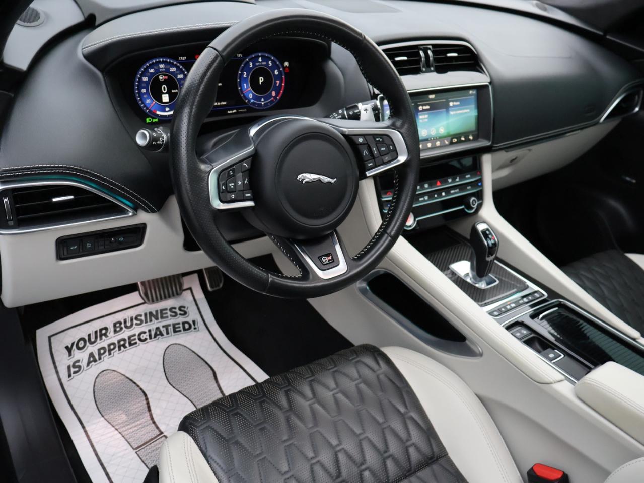 2020 Jaguar F-PACE V8 SVR AWD CERTIFIED *ACCIDENT FREE*JAGUAR MAINTAIN* CAMERA NAV BLUETOOTH LEATHER HEATED SEATS PANO ROOF CRUISE ALLOYS - Photo #7