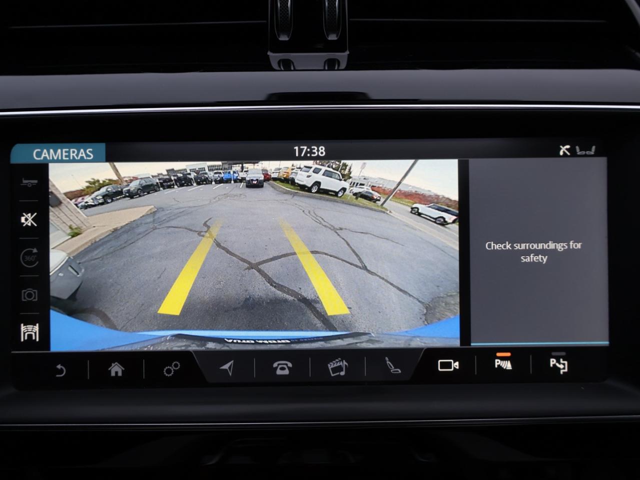 2020 Jaguar F-PACE V8 SVR AWD CERTIFIED *ACCIDENT FREE*JAGUAR MAINTAIN* CAMERA NAV BLUETOOTH LEATHER HEATED SEATS PANO ROOF CRUISE ALLOYS - Photo #16