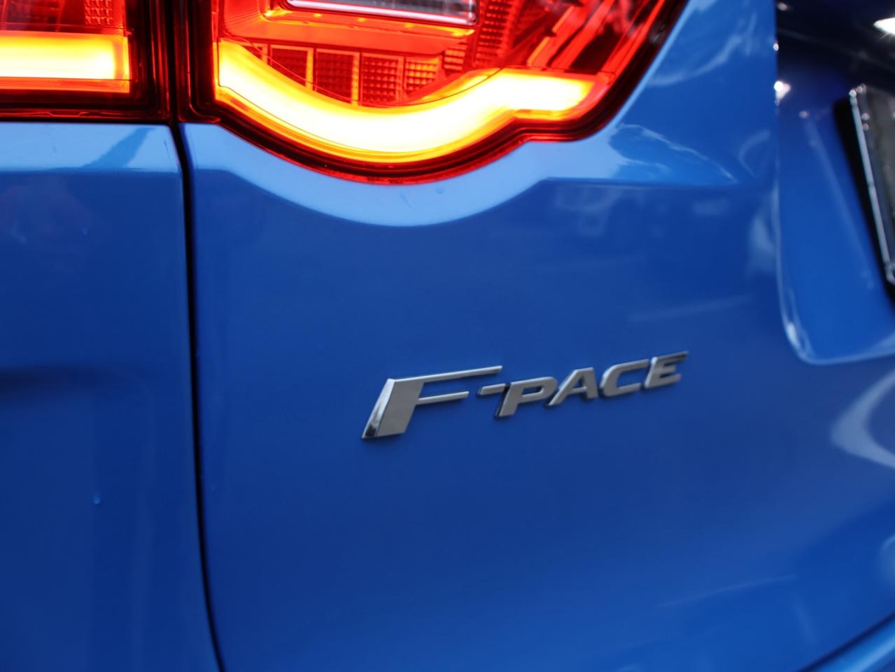 2020 Jaguar F-PACE V8 SVR AWD CERTIFIED *ACCIDENT FREE*JAGUAR MAINTAIN* CAMERA NAV BLUETOOTH LEATHER HEATED SEATS PANO ROOF CRUISE ALLOYS - Photo #42