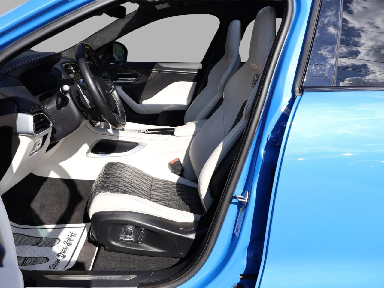 2020 Jaguar F-PACE V8 SVR AWD CERTIFIED *ACCIDENT FREE*JAGUAR MAINTAIN* CAMERA NAV BLUETOOTH LEATHER HEATED SEATS PANO ROOF CRUISE ALLOYS Photo