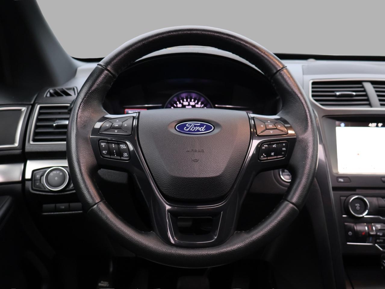 2018 Ford Explorer XLT CERTIFIED *ACCIDENT FREE* CAMERA NAV BLUETOOTH LEATHER HEATED SEATS PANO ROOF CRUISE ALLOYS - Photo #8