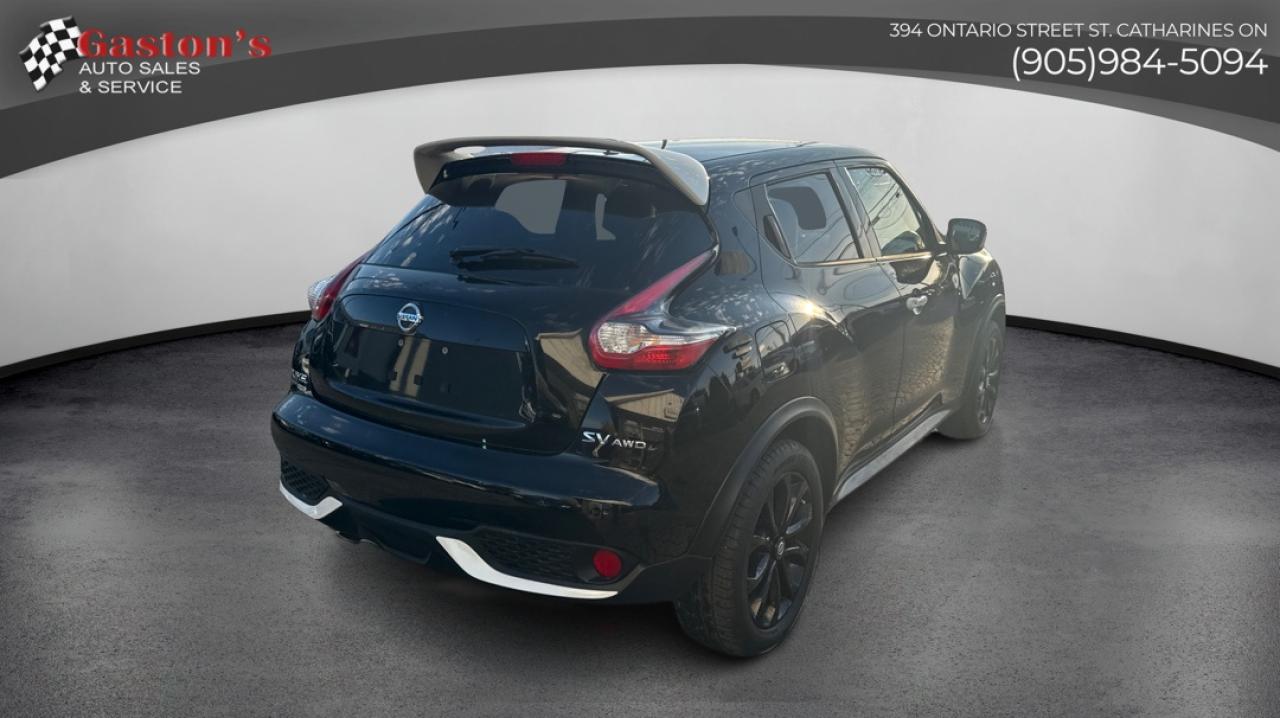 2017 Nissan Juke SV Photo2