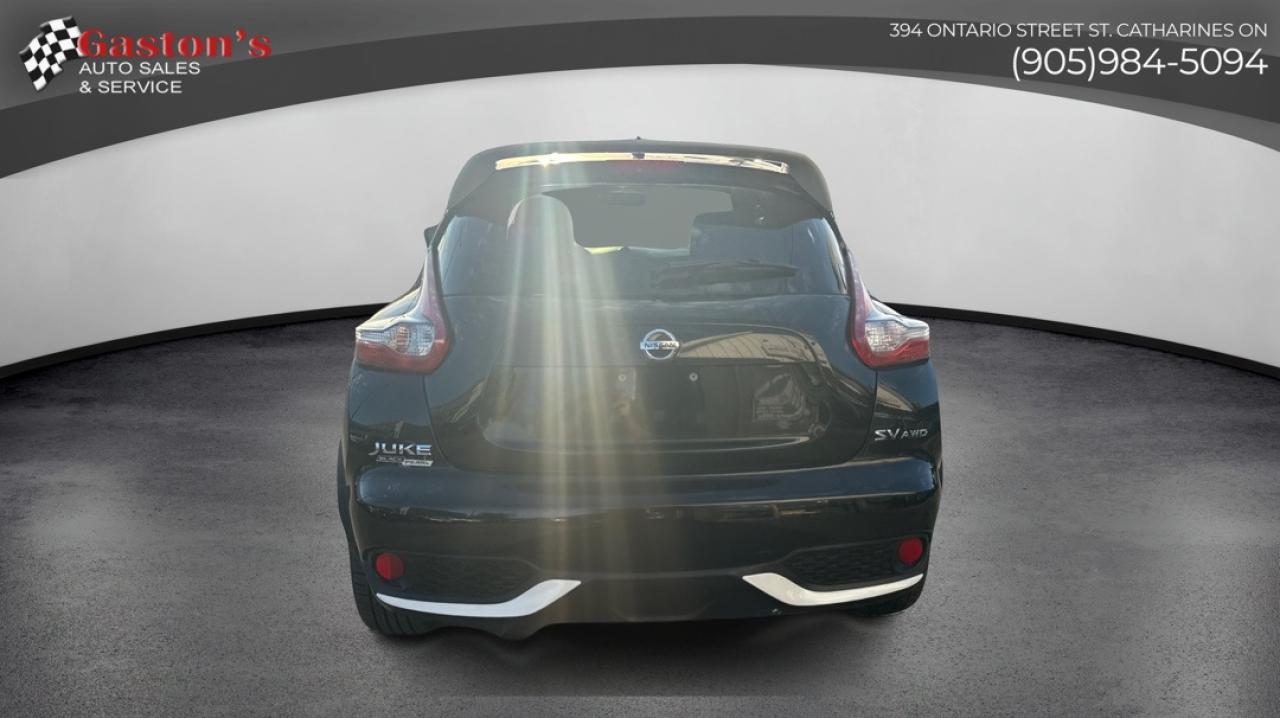 2017 Nissan Juke SV Photo3