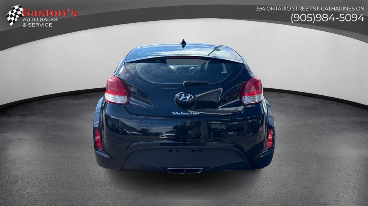 2016 Hyundai Veloster  Photo3