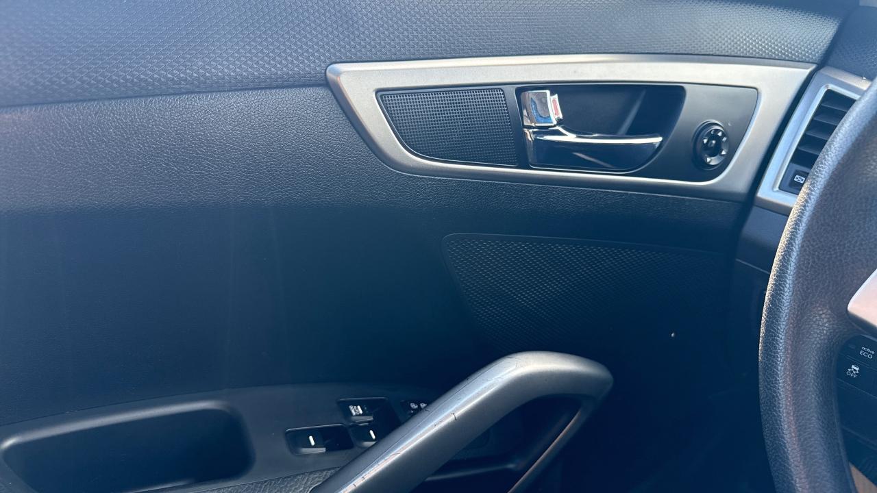 2016 Hyundai Veloster  Photo