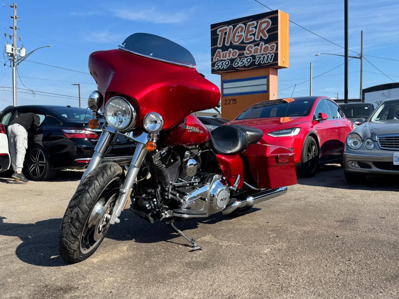 2012 Harley-Davidson Street Glide 103CI, 6SPEED, GREAT PARTS BIKE, WRITEOFF, AS IS - Photo #1