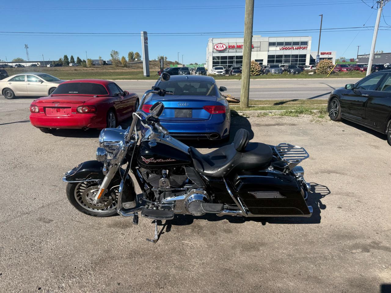 2011 Harley-Davidson ROAD KING FLHR, MANY UPGRADES, LIGHT DAMAGE, AS IS SPECIAL - Photo #2