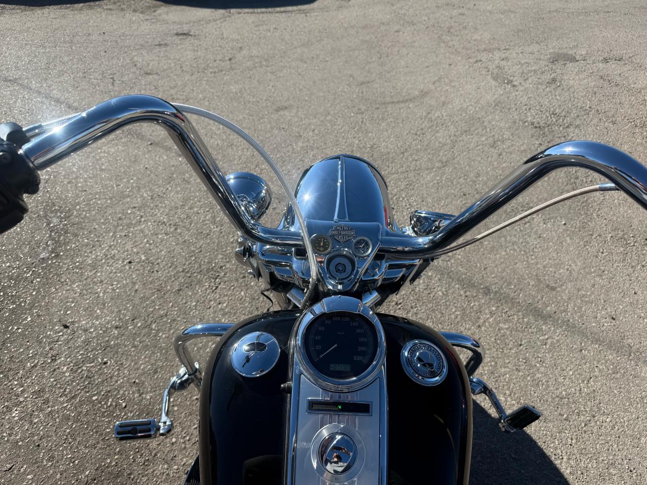 2011 Harley-Davidson ROAD KING FLHR, MANY UPGRADES, LIGHT DAMAGE, AS IS SPECIAL - Photo #10