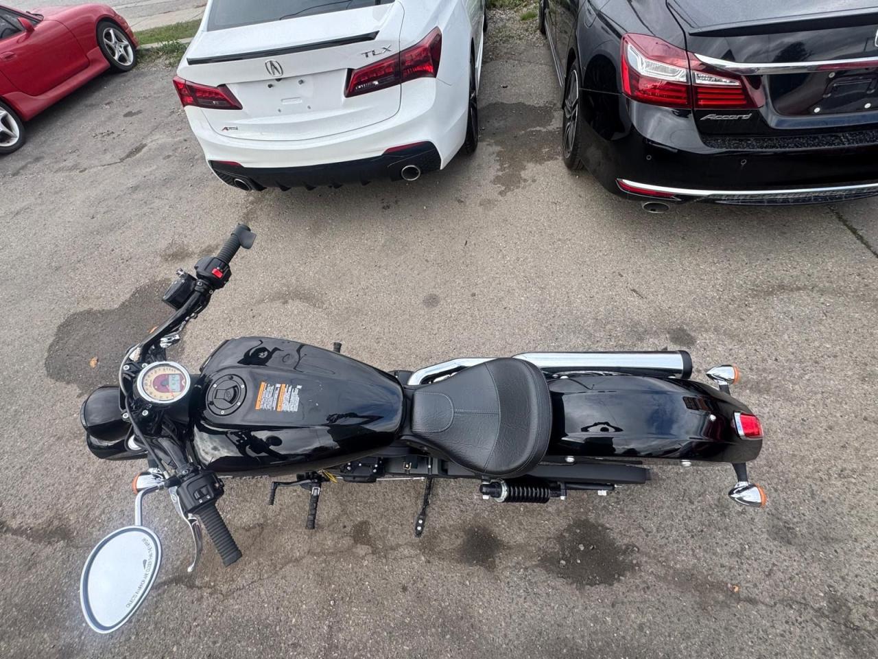 2016 Indian Scout SIXTY, CRUISER, ONLY 16,000KMS, LIGHT DAMAGE - Photo #9