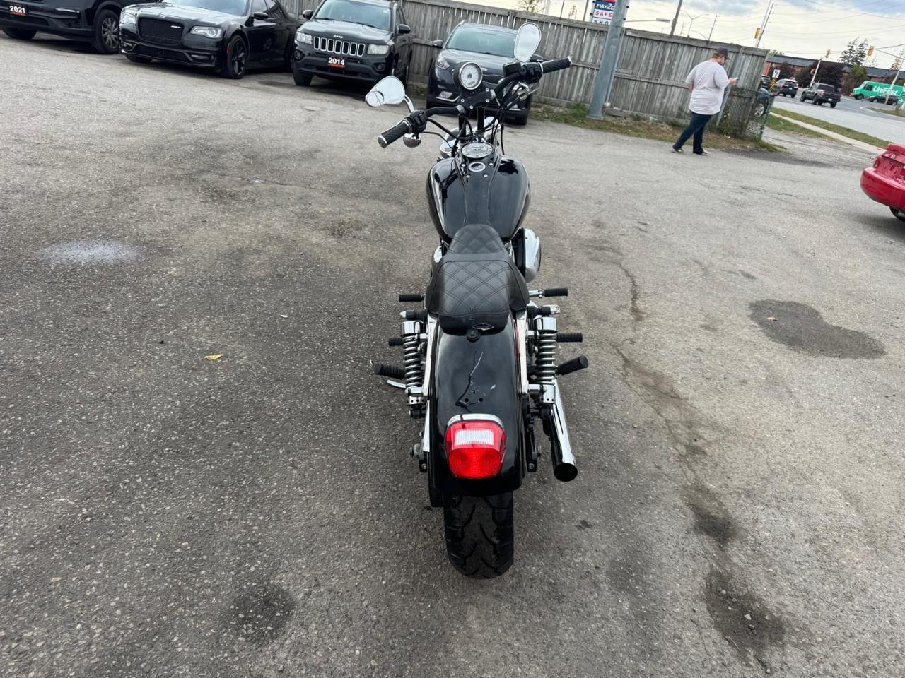 2010 Harley-Davidson Dyna CUSTOM, BARS, SEAT, EXHAUST, 31KMS, LIGHT DAMAGE - Photo #4
