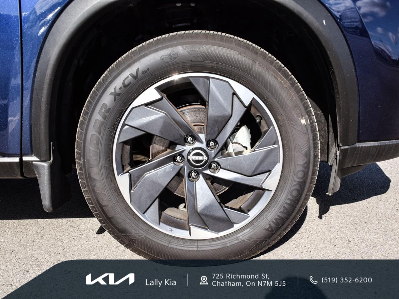 2024 Nissan Rogue SV Moonroof New Arrival | Low KMs | Clean CarFax | Roof | Heated Seats Photo