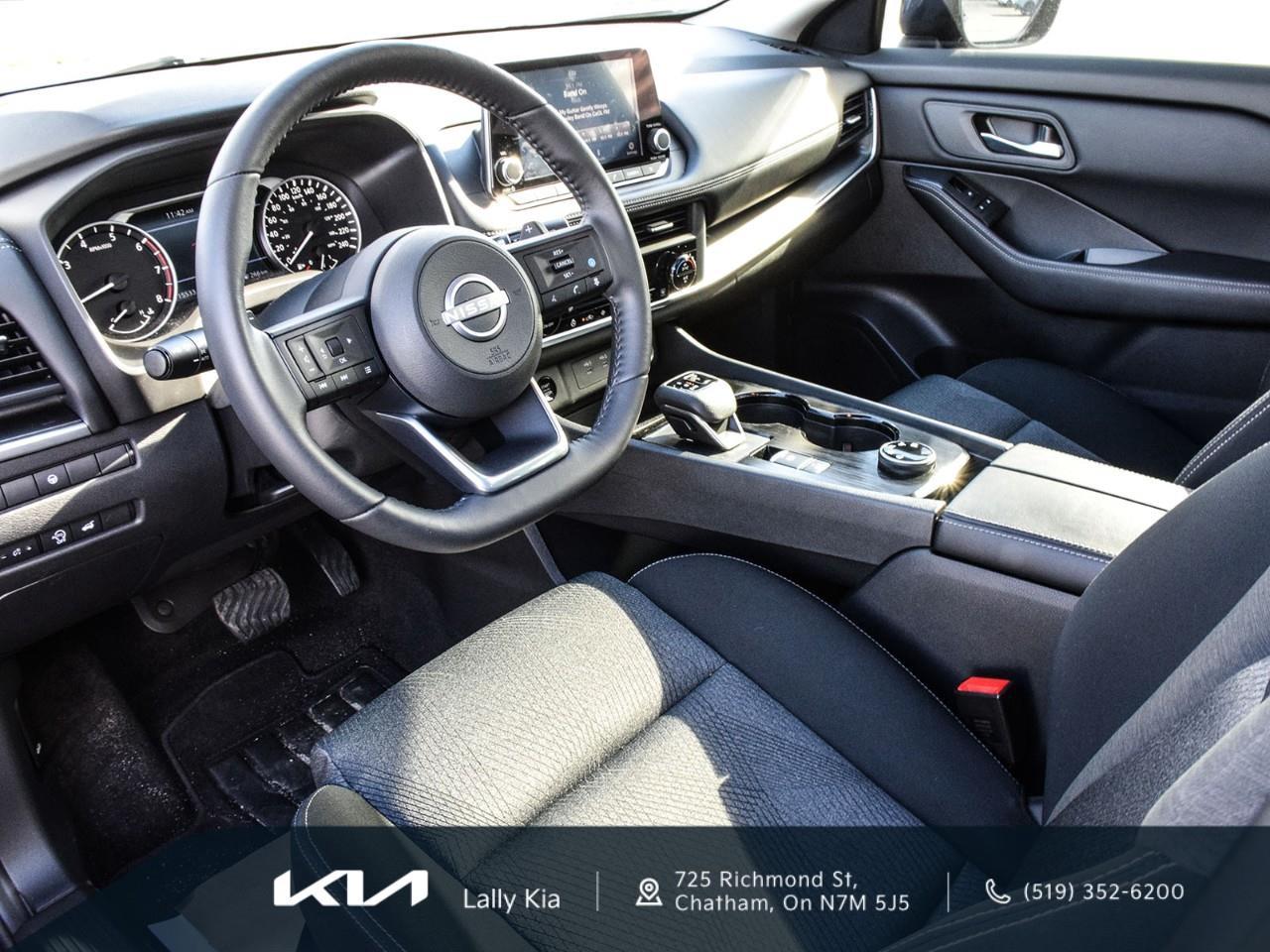 2024 Nissan Rogue SV Moonroof New Arrival | Low KMs | Clean CarFax | Roof | Heated Seats Photo