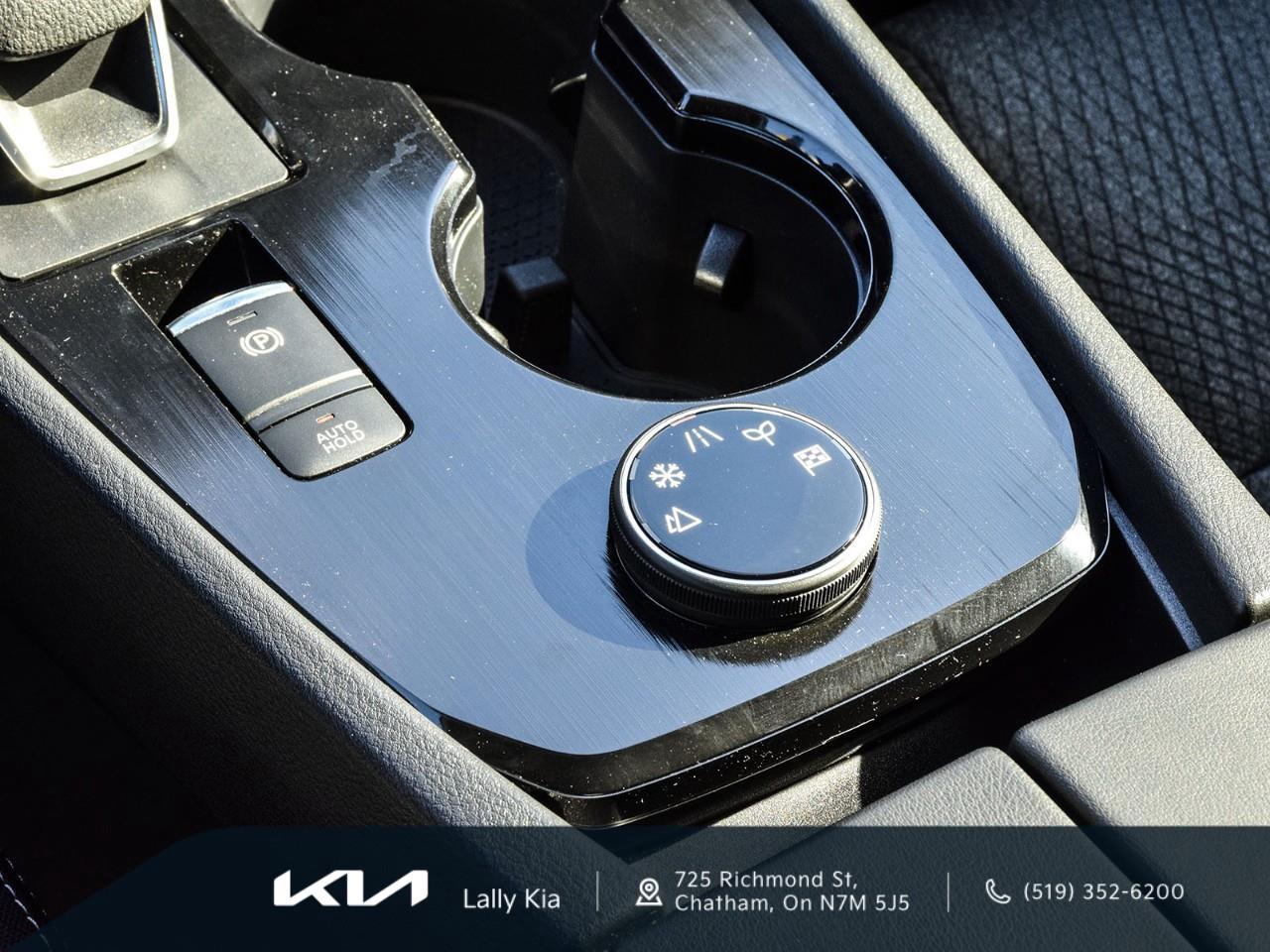 2024 Nissan Rogue SV Moonroof New Arrival | Low KMs | Clean CarFax | Roof | Heated Seats Photo