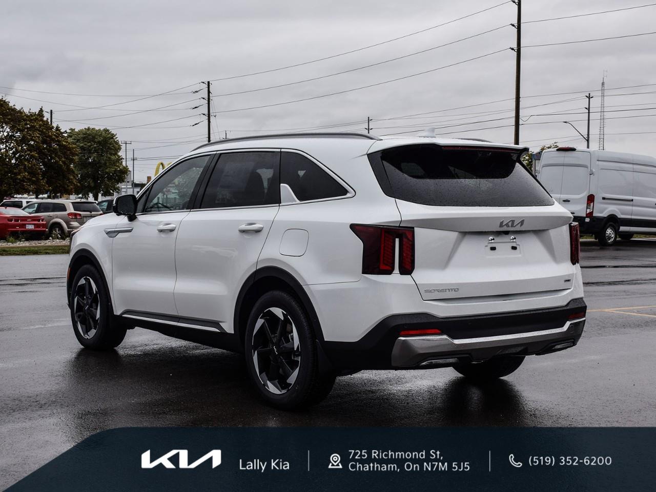 2026 Kia Sorento Plug-In Hybrid 2026 Kia Sorento SX Plug-In Hybrid | Dealership Demo | Qualifies for New Incentives Photo