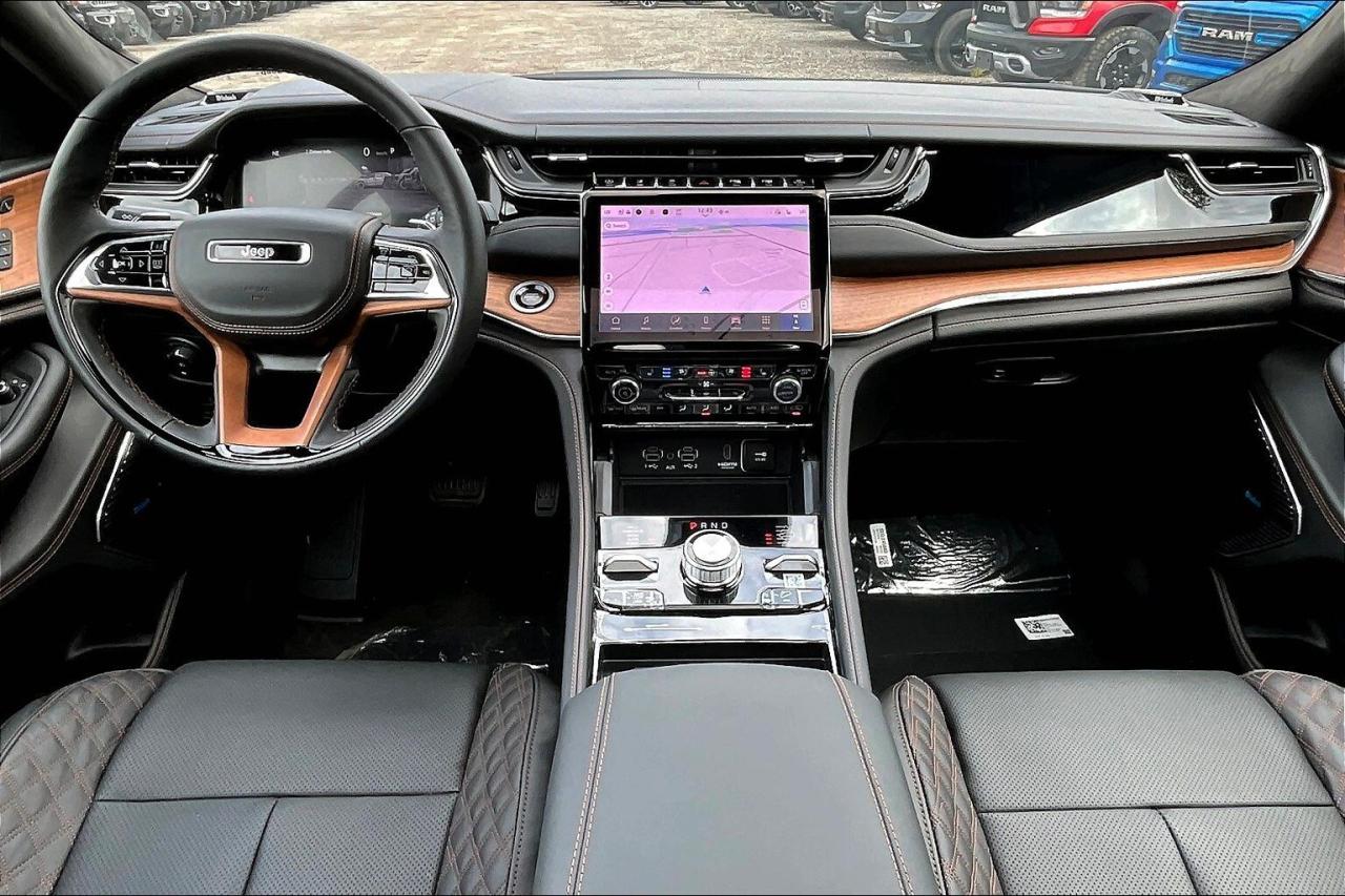 2025 Jeep Grand Cherokee SUMMIT RESERVE | High Altitude | Adv Protech | 4X4 Photo4