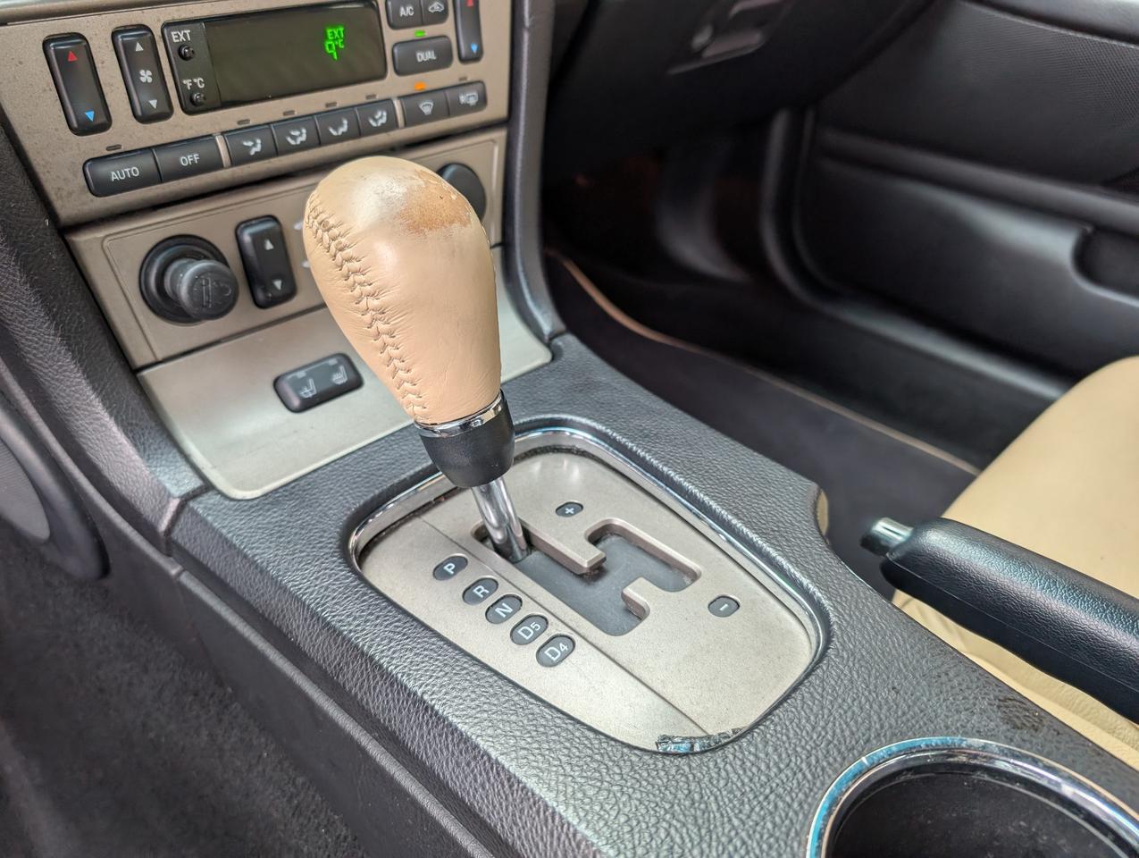 2004 Ford Thunderbird Premium w-Hardtop Photo