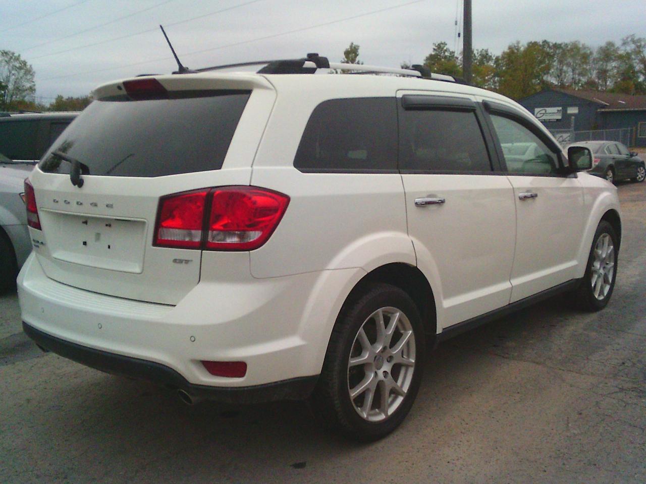 2017 Dodge Journey AWD 4dr GT 7 PASS. Photo3