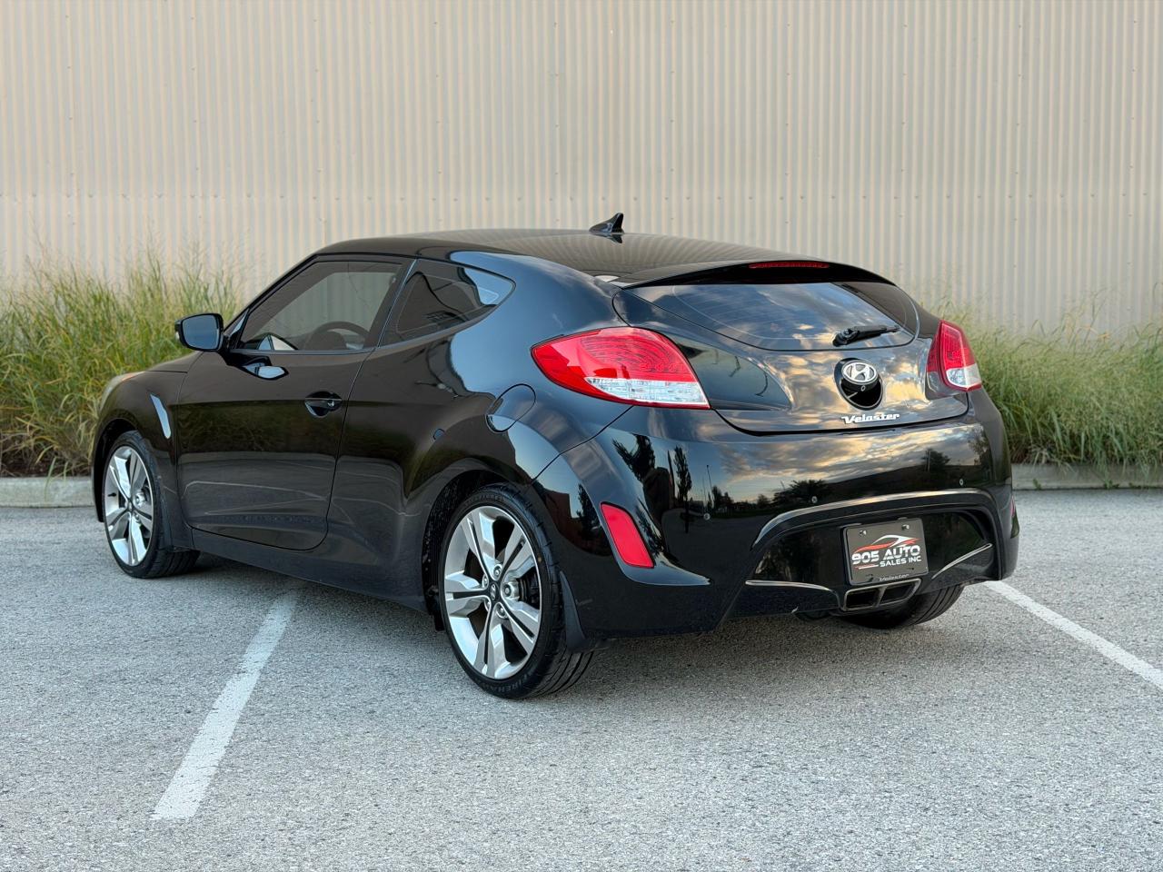 2016 Hyundai Veloster Tech - Photo #3