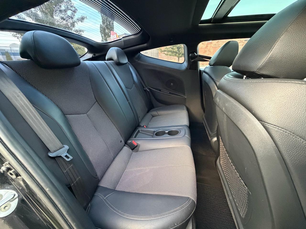 2016 Hyundai Veloster Tech - Photo #10