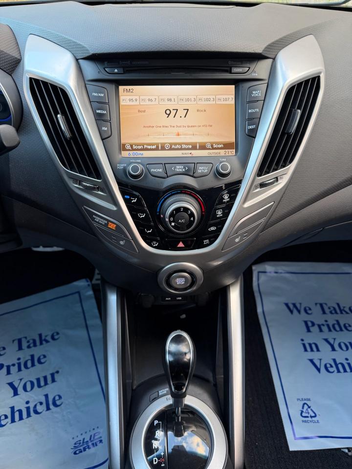 2016 Hyundai Veloster Tech - Photo #12